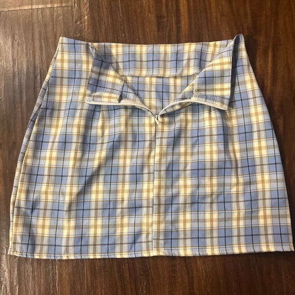 Plaid Skirt - Picture 5 of 5